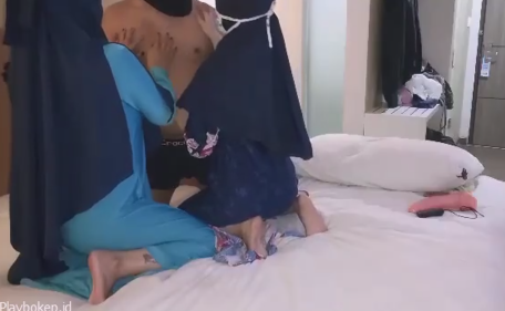 Manatahan Indo Di Jilat Dua Ukhti