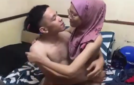 Jilbab Bocilviral2025 Terbaru Pijat Plus Seksi